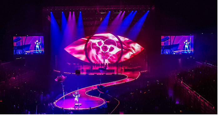 Claypaky shines on Katy Perry