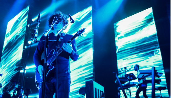 Jack White tours with Claypaky Sharpy Washes