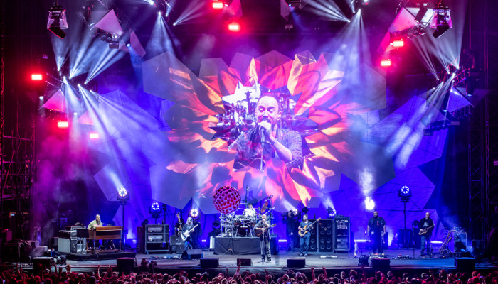 Dave Matthews Band tours with Meyer Sound LEO Family