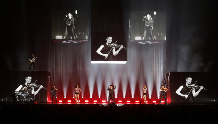 “Shania Now” world tour features Claypaky fixtures
