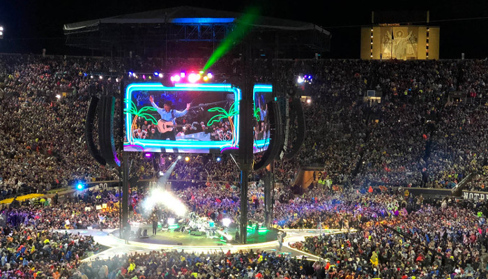 Clair Brothers powers Garth Brooks