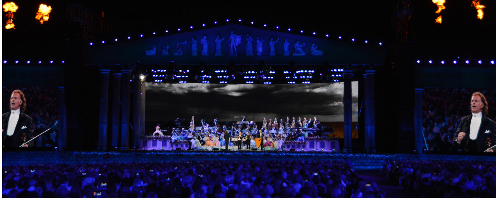 ANDRÉ RIEU LIGHTS UP THE STAGE WITH MARTIN