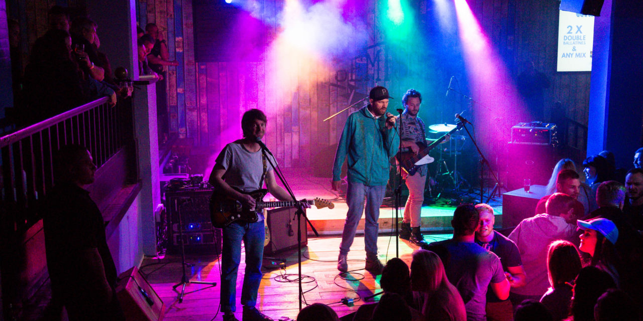 A NEW LOOK AND SOUND FOR SEMI SOET