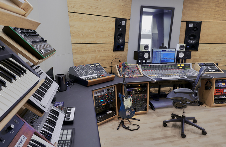 OX4 STUDIO RIDES THE FADERS ON NEW SSL AWS 948 CONSOLE