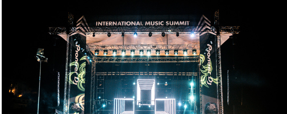 INTERNATIONAL MUSIC SUMMIT STAGES SPECTACULAR GRAND FINALE SHOW WITH MARTIN BY HARMAN