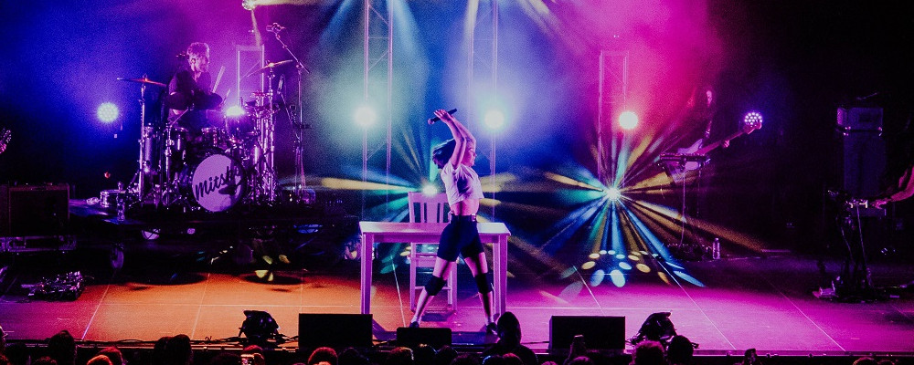 MITSKI “BE THE COWBOY” TOUR WITH ELATION LIGHTING
