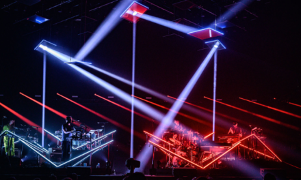 SMOKE, MIRRORS & MEGAPOINTES FOR BON IVER TOUR
